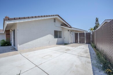 520 Theta Ln, Porterville, CA 93257 - photo 4
