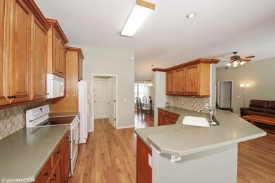 03_15HuntMasterCourt_177_Kitchen_HiRes