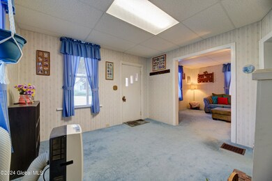 124 Pleasant Ave, Johnstown, NY 12095 - photo 4