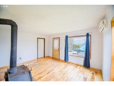 420 E D St, Rainier, OR 97048 - photo 3