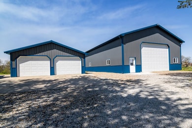 Garage/Shop