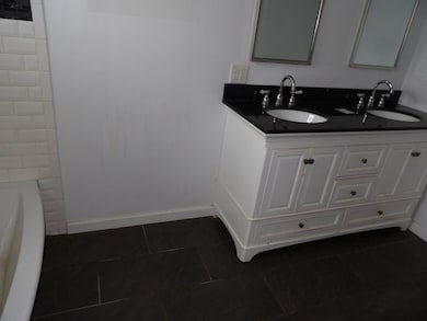 230 N Vine St, New Castle, PA 16101 - photo 4