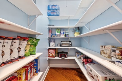 707 Crestview Dr, Bolingbrook, IL 60440 - photo 6