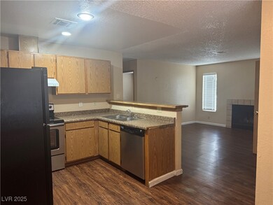 1901 Dwarf Star Dr, Las Vegas, NV 89115 - photo 7