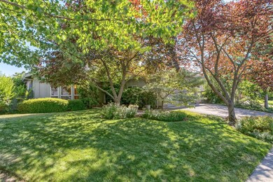 2440 Greenridge Dr, Medford, OR 97504 - photo 2