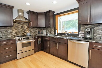 8 Shenandoah Ave, Londonderry, NH 03053 - photo 6