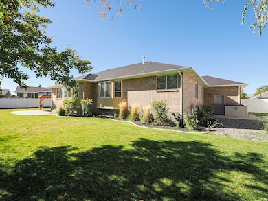 9909 Dream Cir, South Jordan, UT 84095 - photo 4