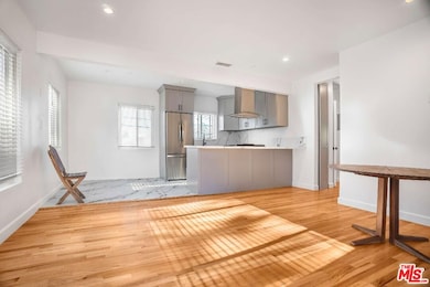 KITCHEN & DINING AREA