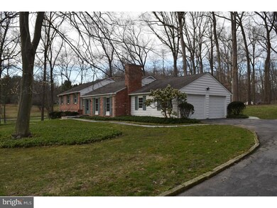 906 Fairthorne Dr, Kennett Square, PA 19348 - photo 2