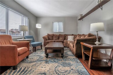 324 Augusta St, Pittsburgh, PA 15211 - photo 2