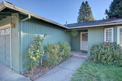 106 Shadowwood Ct, Central Point, OR 97502 - photo 3