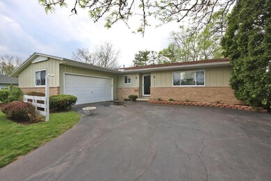 3745-Lindhurst-02