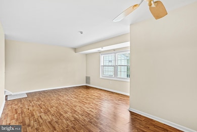 9220 Bridle Path Ln unit L, Laurel, MD 20723 - photo 3