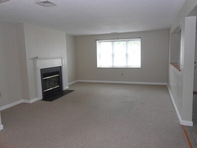 42 Chapman Place unit 42, Leominster, MA 01453 - photo 4