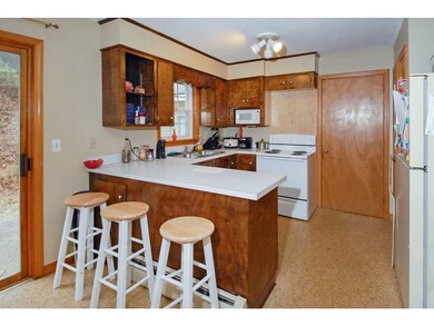 34 Ledgewood Rd, Claremont, NH 03743 - photo 4