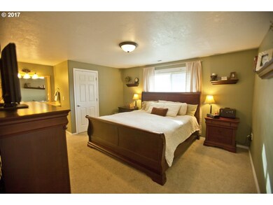 Bedroom, Primary