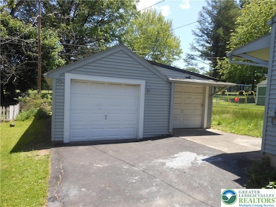 415 Willow Rd, Hellertown, PA 18055 - photo 6