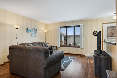 917 10th Ave N, Onalaska, WI 54650 - photo 3