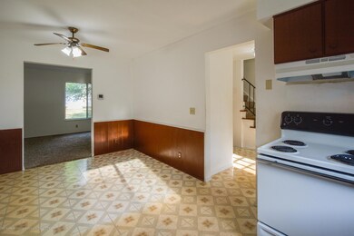 3523 Davidson Dr, Lansing, MI 48910 - photo 3