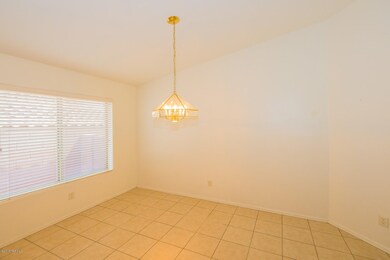 10886 dining