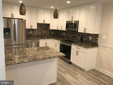 6918 Woodstream Ln, Lanham, MD 20706 - photo 6