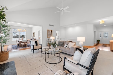 10946 N Essex Dr, Mequon, WI 53092 - photo 3