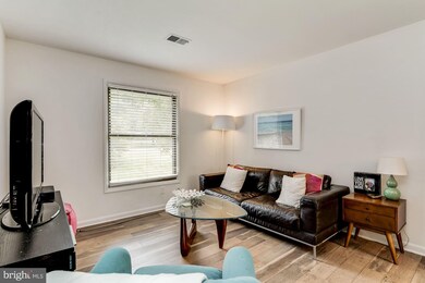 425 Beach Dr, Annapolis, MD 21403 - photo 2