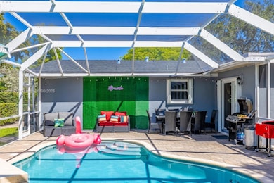 312 N Luna Ct, Hollywood, FL 33021 - photo 2