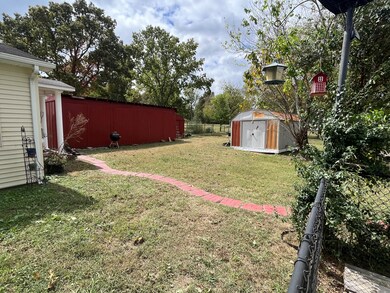 211 Woodland Dr, Shelbyville, TN 37160 - photo 4