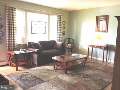 405 Grenoble Dr, Sellersville, PA 18960 - photo 3