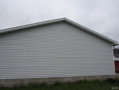 835 E 2nd St, Nescopeck, PA 18635 - photo 4