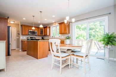 127 Russells Mills Rd, Dartmouth, MA 02748 - photo 6