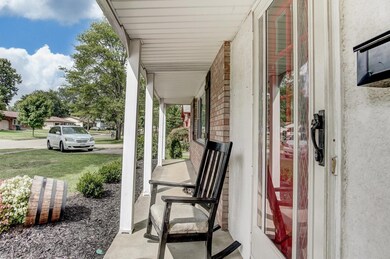 5724 Loganwood Rd, Columbus, OH 43229 - photo 2