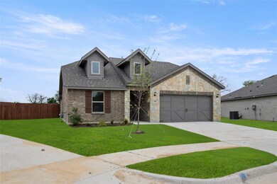 301 Chickasaw Dr, Cleburne, TX 76032 - photo 2