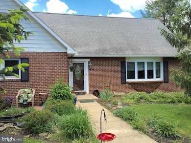 14 Surrey Ct, Chambersburg, PA 17201 - photo 2