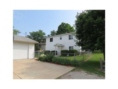 103 Summit St, Center Point, IA 52213 - photo 2