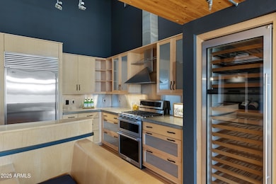 914 E Osborn Rd #402-11