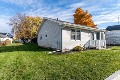 217 Zook St, Topeka, IN 46571 - photo 3