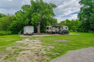 597 Davis Bend Rd, Alvin, TX 77511 - photo 3