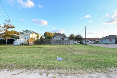 1314 42nd St, Galveston, TX 77550 - photo 6