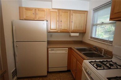 Gorgeous Remodeled Kitchen w/ Appliances included!