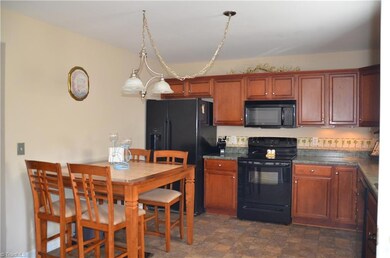 Great Kitchen! Refrigerator is negotiable.