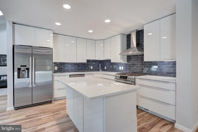 9412 Raintree Rd, Burke, VA 22015 - photo 6