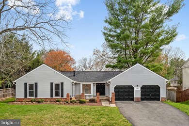 9469 Copenhaver Dr, Potomac, MD 20854 - photo 2