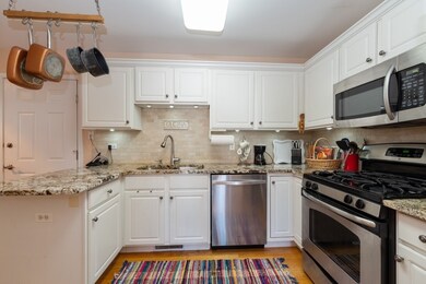 120 Pembroke Cir unit 46C3, Lake Bluff, IL 60044 - photo 5