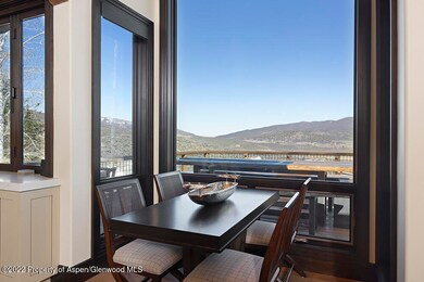 Kitchen Dining Area