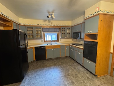 714 9th Ave, Charles City, IA 50616 - photo 5