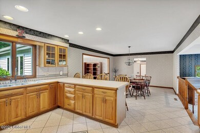 18 Robinson Rd, Schenectady, NY 12302 - photo 5