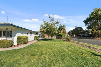 1412 W Dorothea Visalia CA38