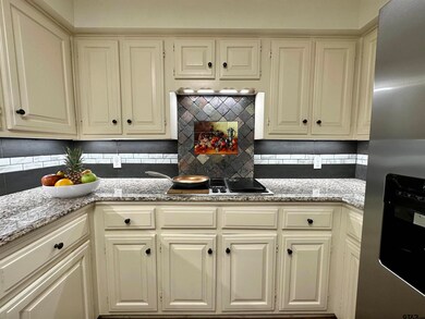 304 304 Amberwood, Tyler, TX 75701 - photo 6